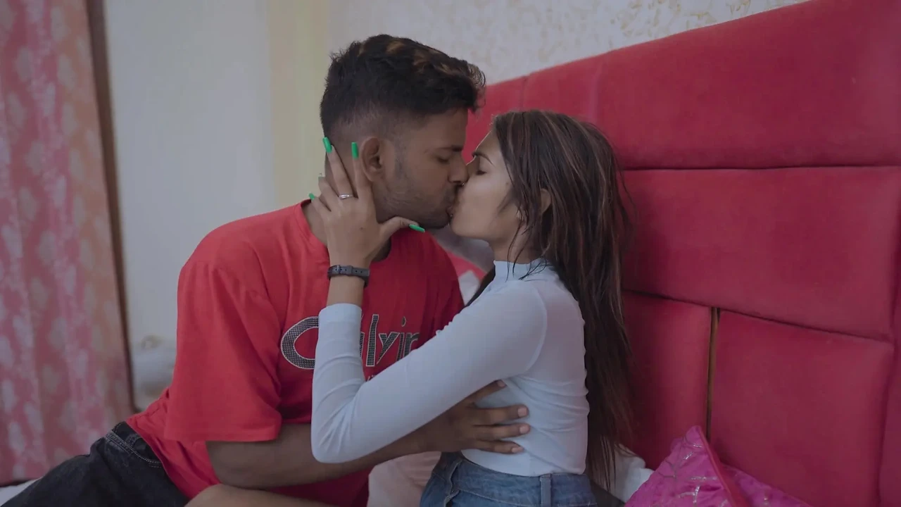 服务者用他的大硬鸡巴操她的女主人 完整的印地语音频