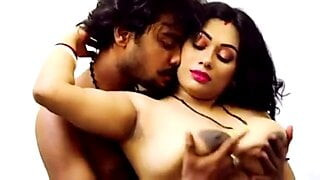 インド人巨乳メイドがキッチンでオーナーの継息子とセックス