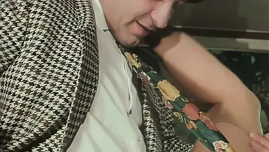 Mimar Masada Milly'yi Seviştiriyor