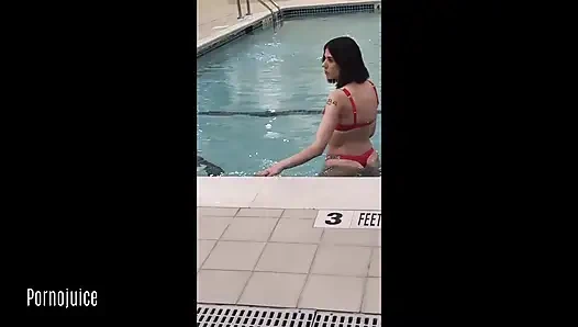 Anna cummings si tante seksi dengan bikini merah dientot habis-habisan sama kontol besar pria kulit hitam