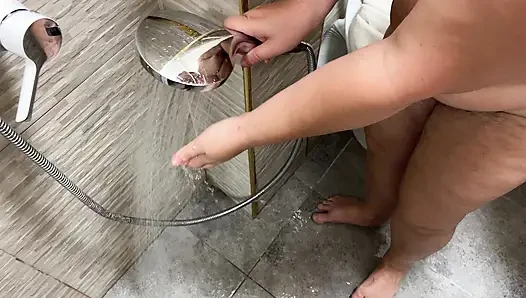 Naked and Wet Zara Charm Enjoying a Hot Hotel Shower
