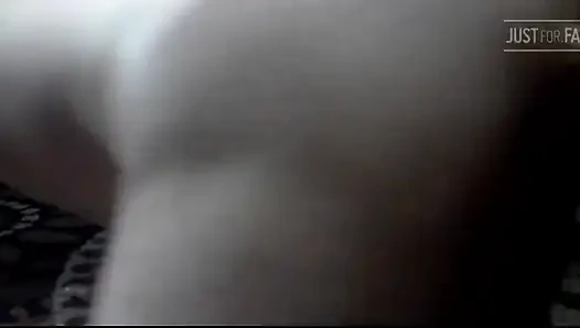 Götüme dildo sokuyor