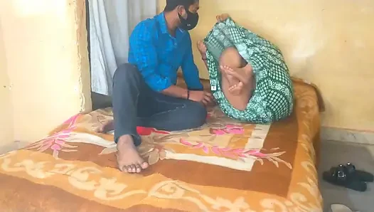 Adik tiriku masuk tanpa pengumuman dan kami ngentot habis-habisan
