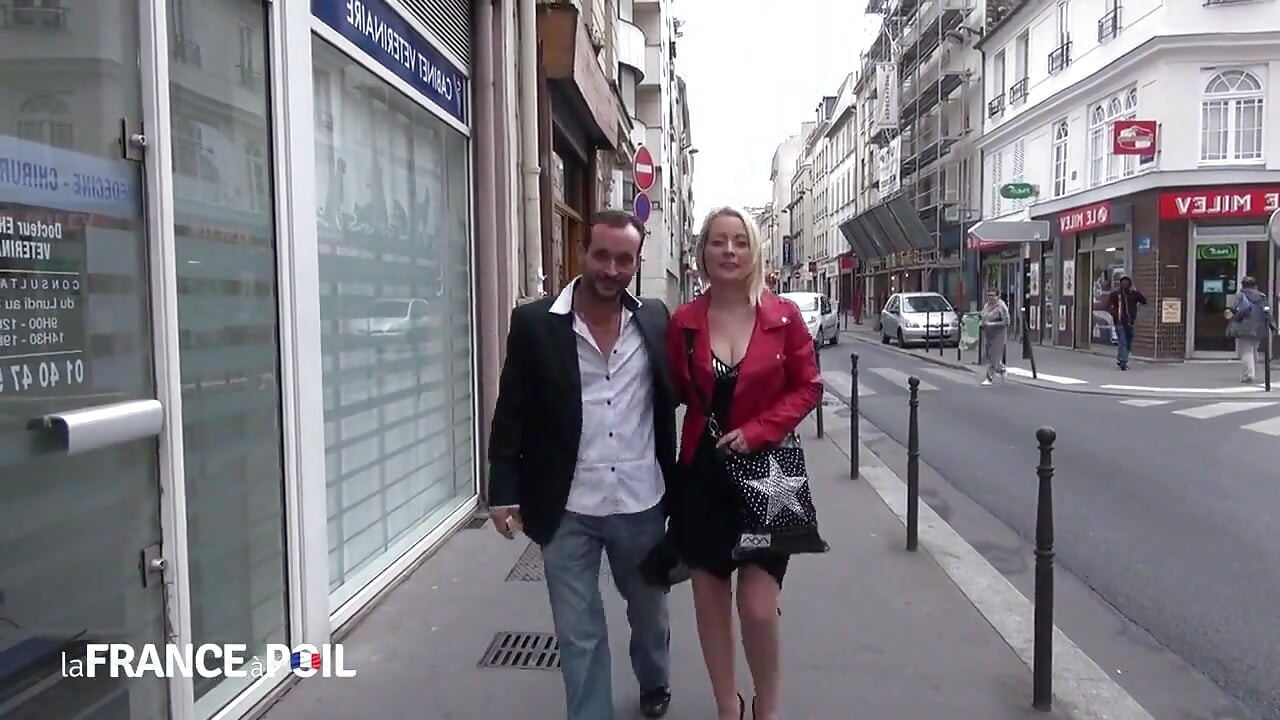Horny Blonde Slut Slobbers All Over Cock