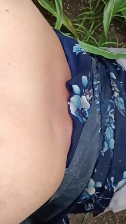 Brother-in-law took his sister-in-law to his farm and made his sister-in-law in the open forest and is grabbing the sister-in-law's fat ass, tearing the sister-in-law's pussy | Clip 1