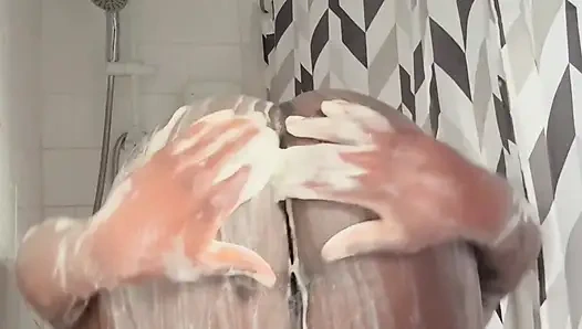 Die duschzeit mit meiner heißen ehefrau wird verrückt