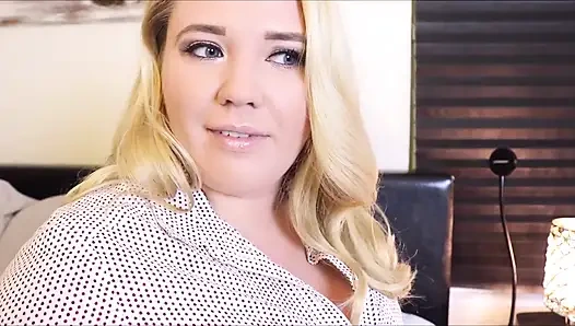 Ibu tiri ngajarin kamu untuk masturbasi