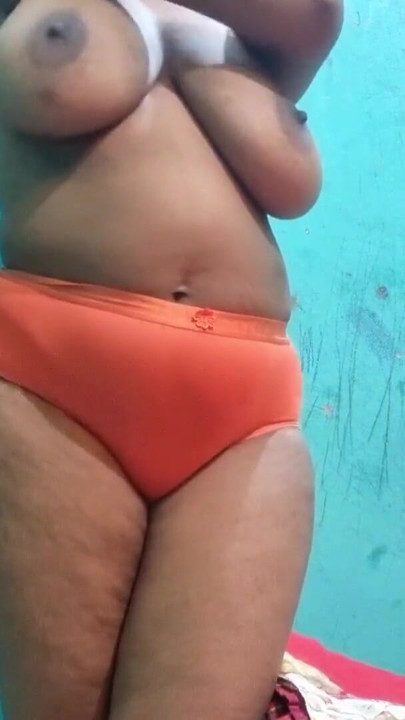 Hot and beautiful girl With Bedroom Solo Video | Clip 1