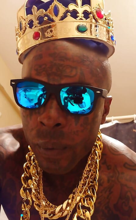 Tall Dark Chocolate Muscles Tattoos Hairy BBC Hallelujah Johnson Masturbation