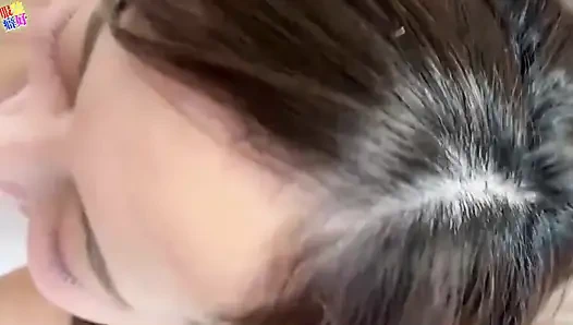 Kırmızılı masum güzellik