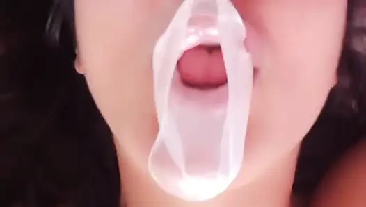 Cewek sange ini lagi asik ngentot pantat bahenolnya sambil bugil - bunny looner
