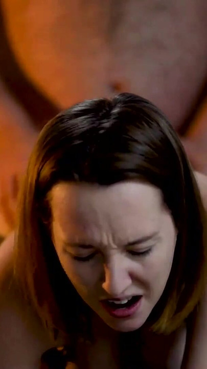 Duboki i vrući creampie dok puši | Klip 1