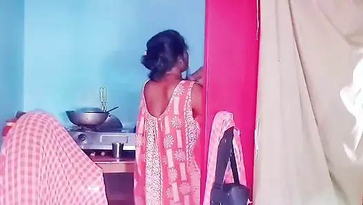 Pacar komal dudukin baju saudara iparku dan mulai berteriak, kakak ipar, kamu pengen liat kontolmu