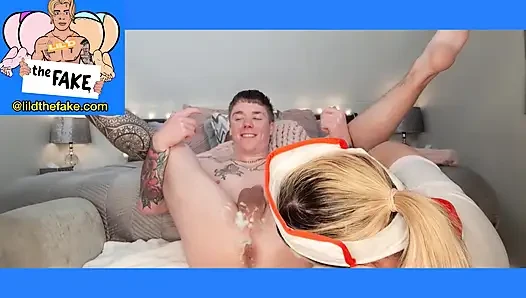 Sarışın orta yaşlı seksi hemşire patlayana kadar yarağıma biniyor - kamera 1