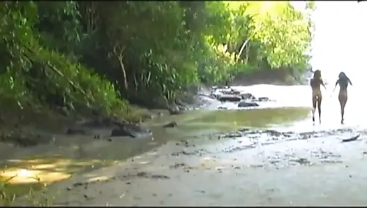 Лесбийский секс на необитаемом острове