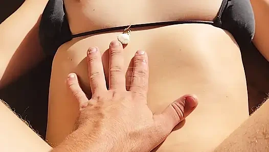 Блондинку с большой задницей трахают на столе