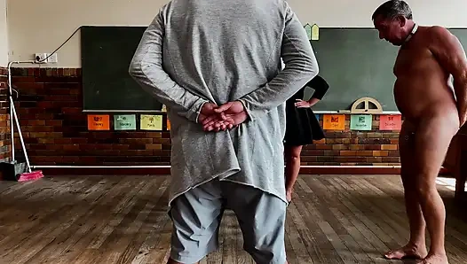 Dominatrix sahibe April - köle eğitim akademisi