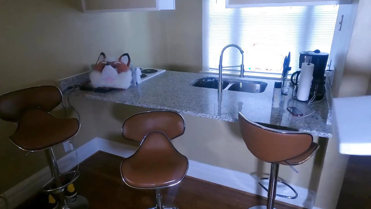 Big Booty Pizza Girl Luna Lark Gets Her Ass Worshipped and Fucked