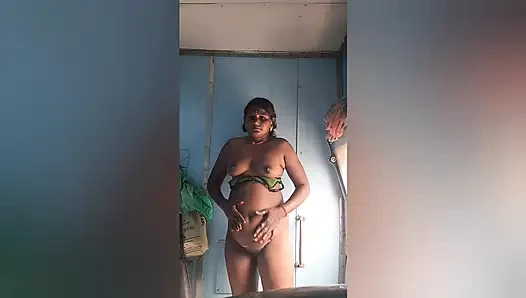 Ammi Threesome Hardcore Round housewife hot Desi video Bengali audio