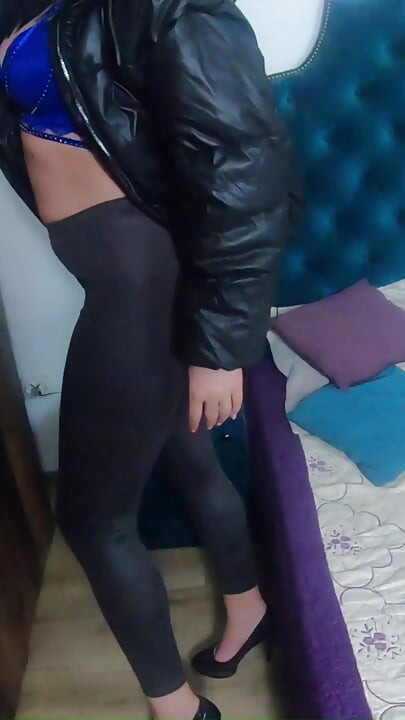 Milfycalla Gets a Lot of Cum on New Puffy Downjacket!