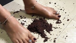 Tamil sahibe hintli köleler için ateşli seksi nefis ayaklar pastası