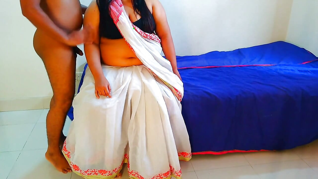 Desi het styvmamma knullad av främling - MILF stor röv &stora bröst, enorm anal knulla & sperma bakom