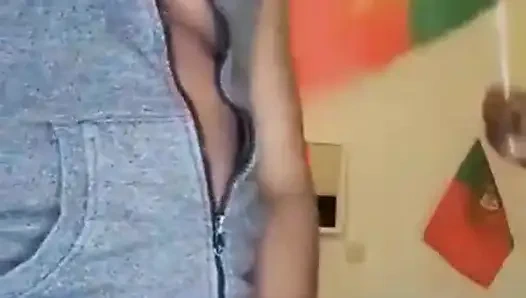 Setelah sepak bola, wanita bbw yang hot banget merasakan kenikmatan