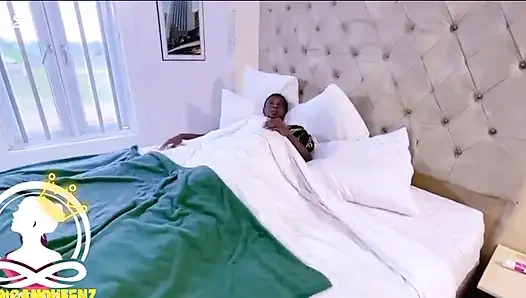 Slimmy mengerang begitu keras ketika kontol besar meluncur ke memeknya