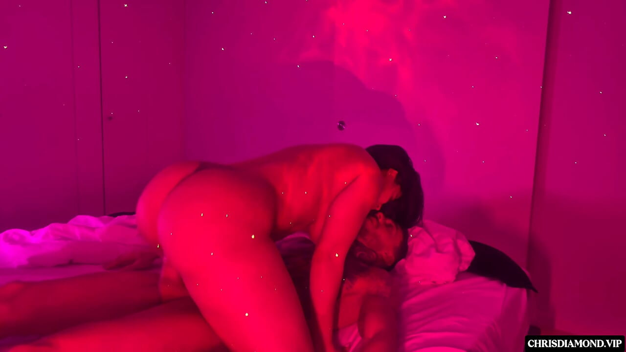Rough Sex With Latina Sara Retali With a Big Butt In a Pink Bedroom