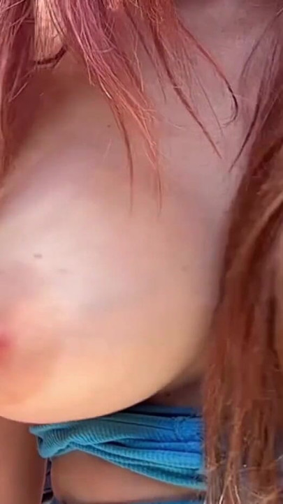 Italienske Store Pupper Milf Artemisia Kjærlighet varm solo sprettende pupper økt | Klipp 1