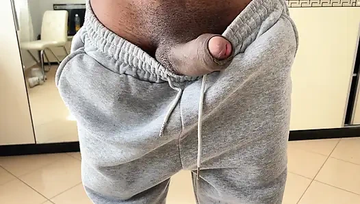 18 yaşındaki kıllı kremsi amcık orgazm olana kadar büyük zenci yarağı tarafından sikiliyor