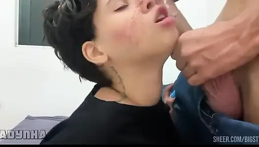 Fadynha lagi asik nyepong kontol sempurna