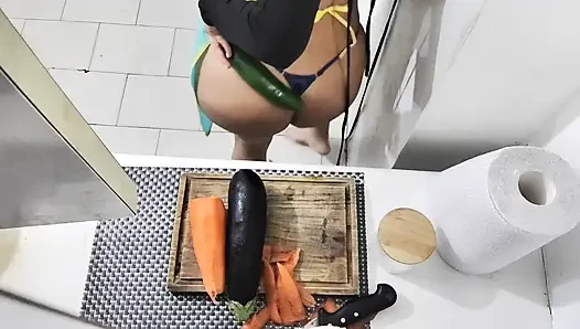 I shove a huge cucumber up my hungry asshole - Fetish