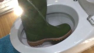 Piss In Rubberboots
