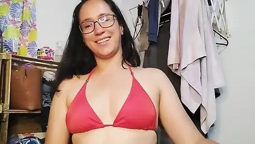 Joi kamu pengen banget ngasih aku kontol di bawah meja restoran