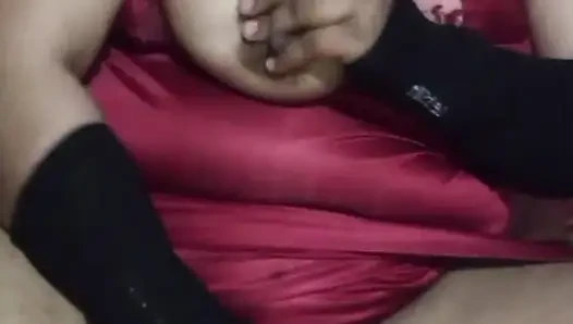 Intoday savita bhvi bottle masuk ke dalam memeknya. Memeknya menganga lebar dan memeknya berubah jadi merah muda, dan semua jusnya muncrat.
