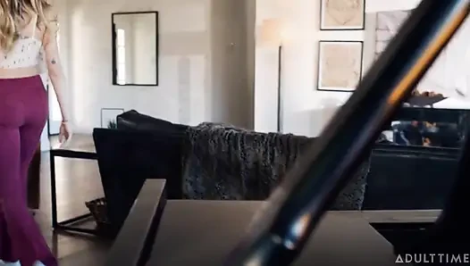 Adult Time - Haley Reed eski evinde son bir kez mastürbasyon yapıyor ama emlakçı Siri Dahl onu yakalıyor