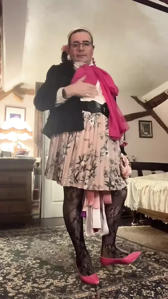 Outfit with a little floral skirt
