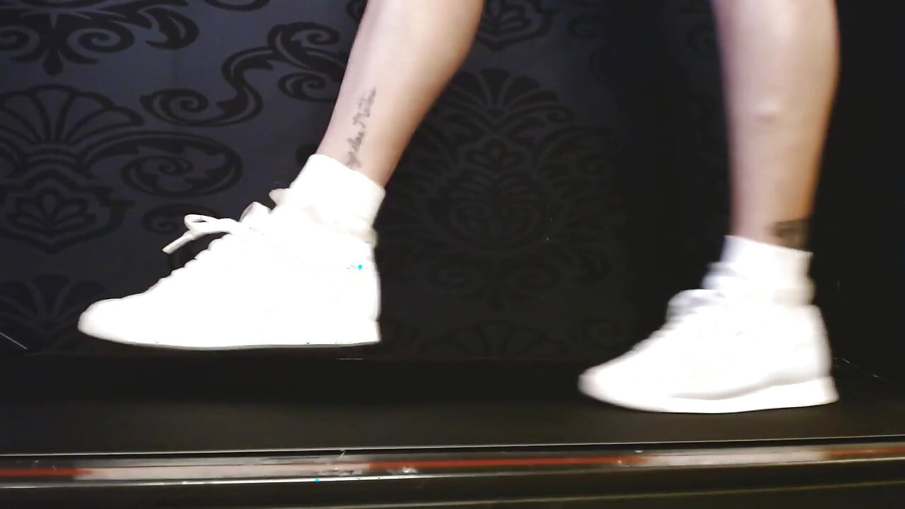 Reebok Princess Sneakers Ruffled Socks Walking