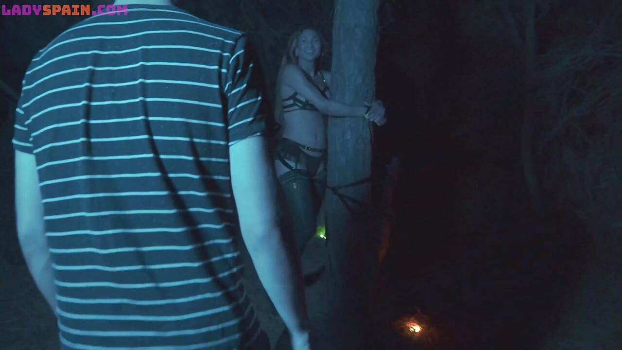 Sirènes terrestres, femme avec une queue