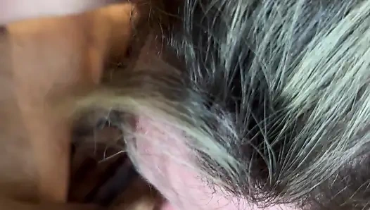 Istri penurut lagi asik nyepong kontol dan peler