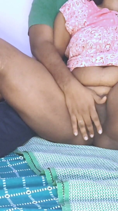 Indian Desi Tamil przyrodnia siostra i przyrodni brat uprawiają seks - ja | Klip 1