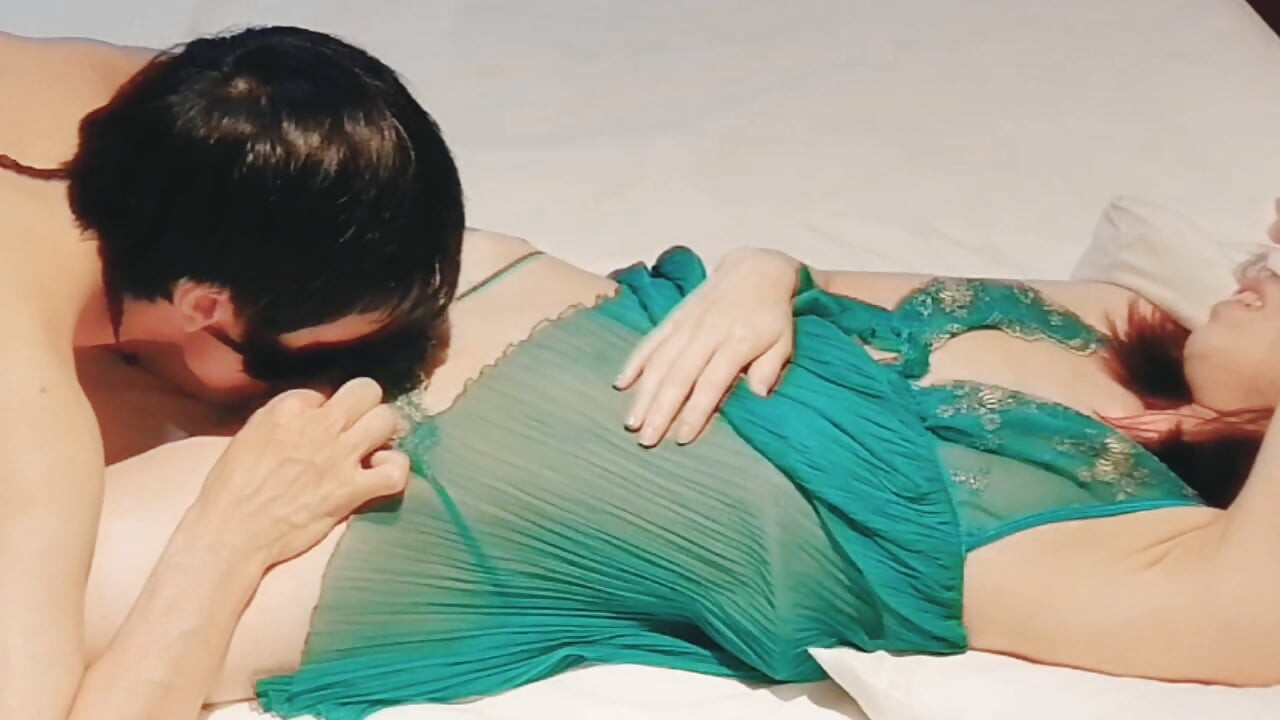 A slender and cute married woman in sexy green lingerie is made to in missionary and. Home made amateur Personal photography kawasaki JK