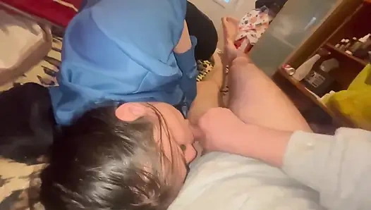 Blowjob pagi membuat hariku lebih indah