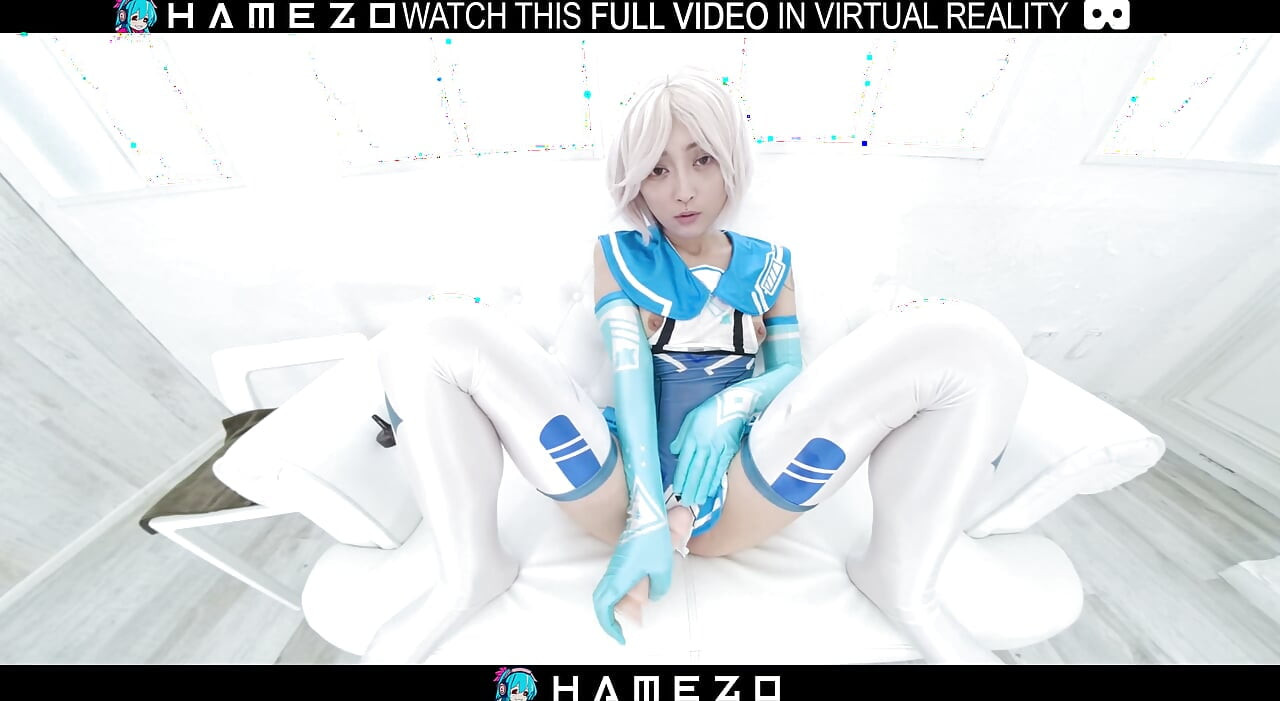 Stunning Japanese babe Sora Suda is moaning while cumming,in VR.