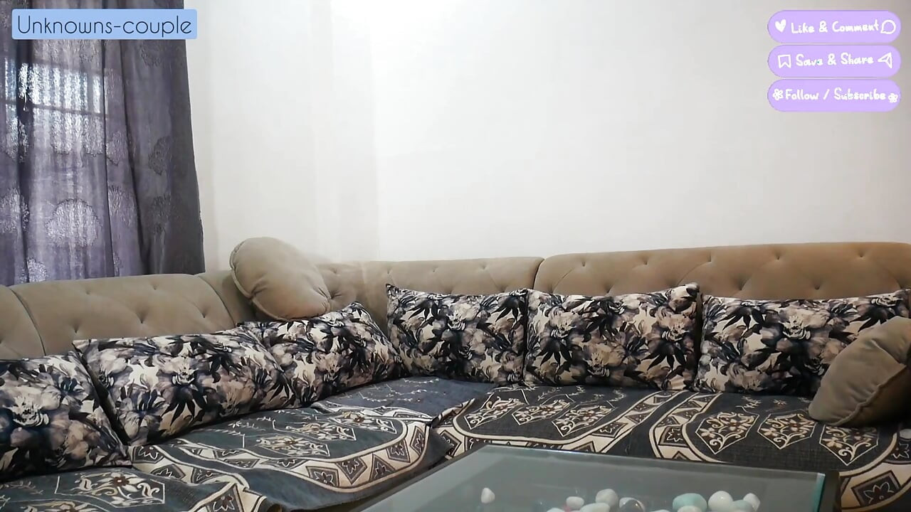 Boyfriend Takes Girl at His Empty Home to Enjoy Valantine