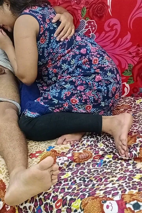 Fată indiană Sarika 36D țâțe sexy futându-se cu sex desi