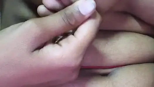 Teman istriku membuatku muncrat di dalam memeknya setiap hari saat kita sendirian di rumah