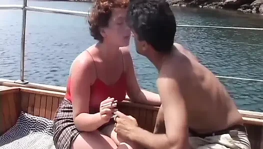 Возбуждение Сельмы для турецкого капитана