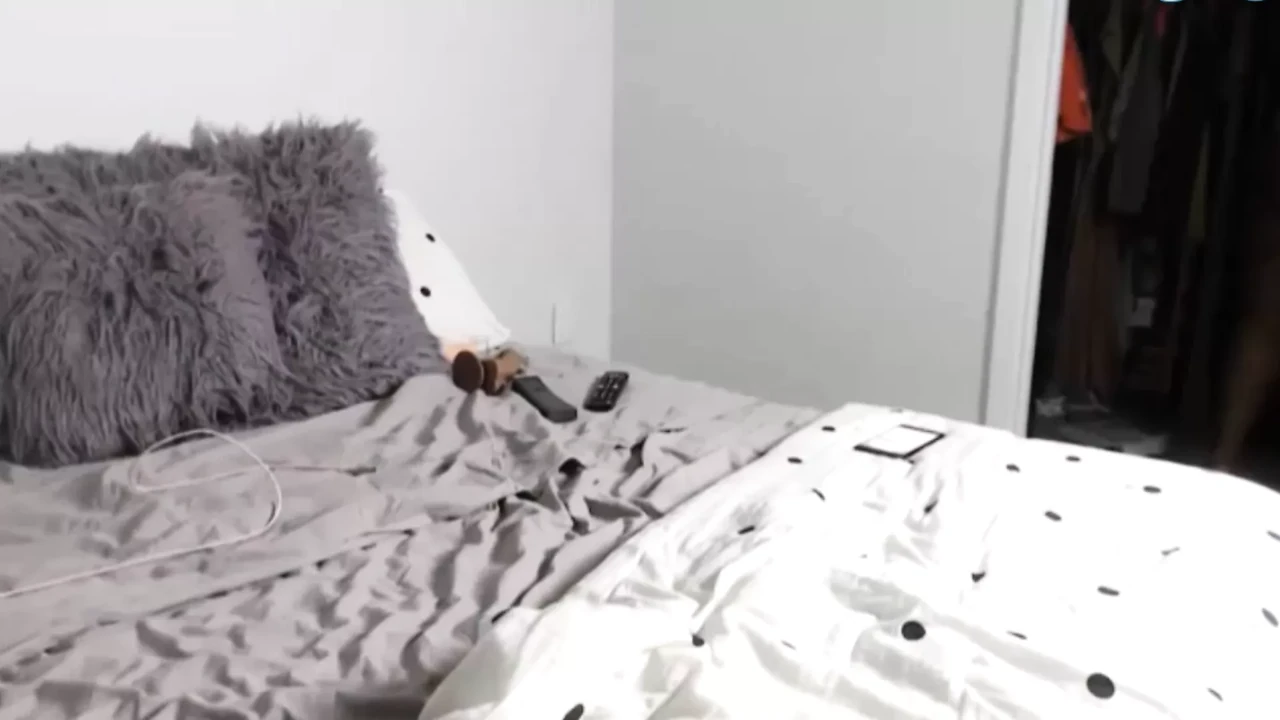 Beautiful black women shakes huge ass 3 pt1 of 2